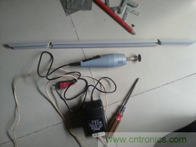 手工打造太陽(yáng)能充電照明系統:點(diǎn)亮LED給手機充電