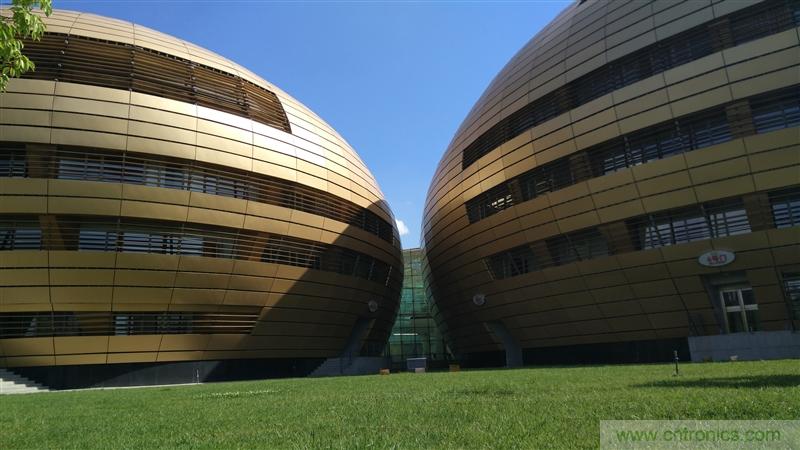 無(wú)邊框的 nubia Z9 ，一款既有驚喜，又有驚艷的智能手機