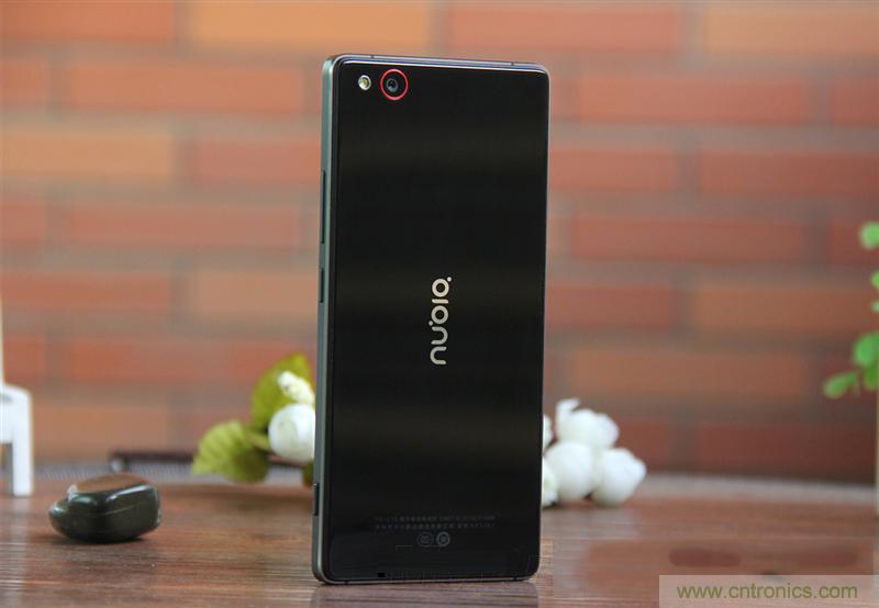 無(wú)邊框的 nubia Z9 ，一款既有驚喜，又有驚艷的智能手機