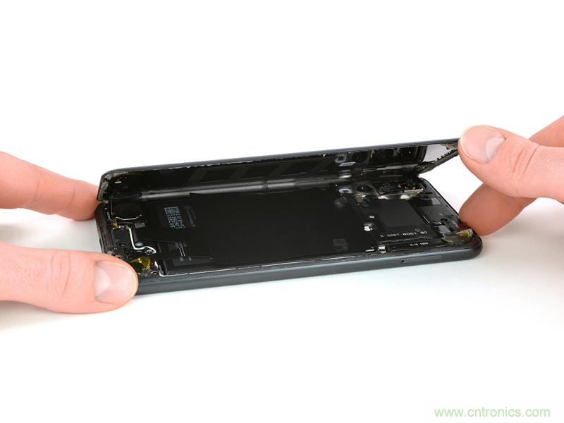 拆解華為P20 Pro:后置三攝都有硬件級光學(xué)防抖