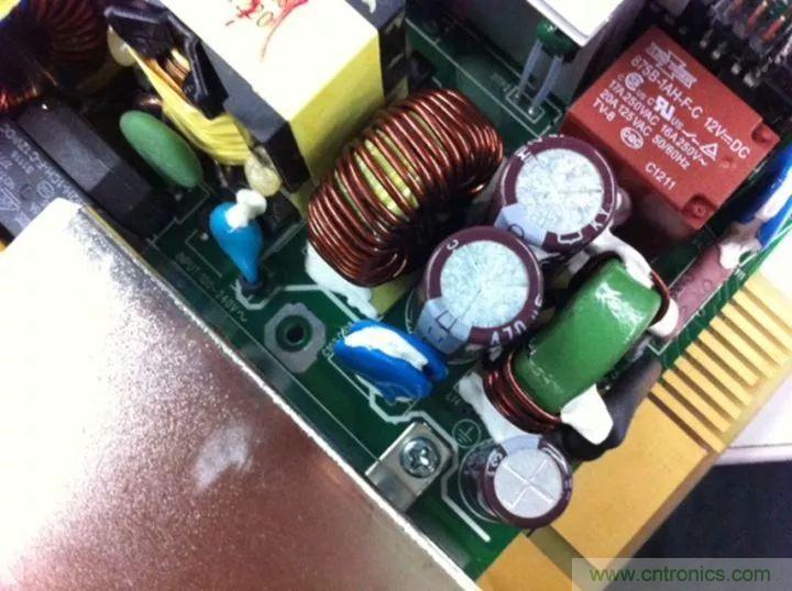 了解電容，讀這一篇就夠了