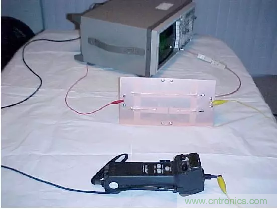 PCB割地對系統ESD是否有影響？