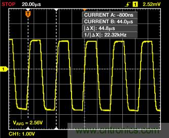 ADuC7026提供可編程電壓，用于評估多電源系統